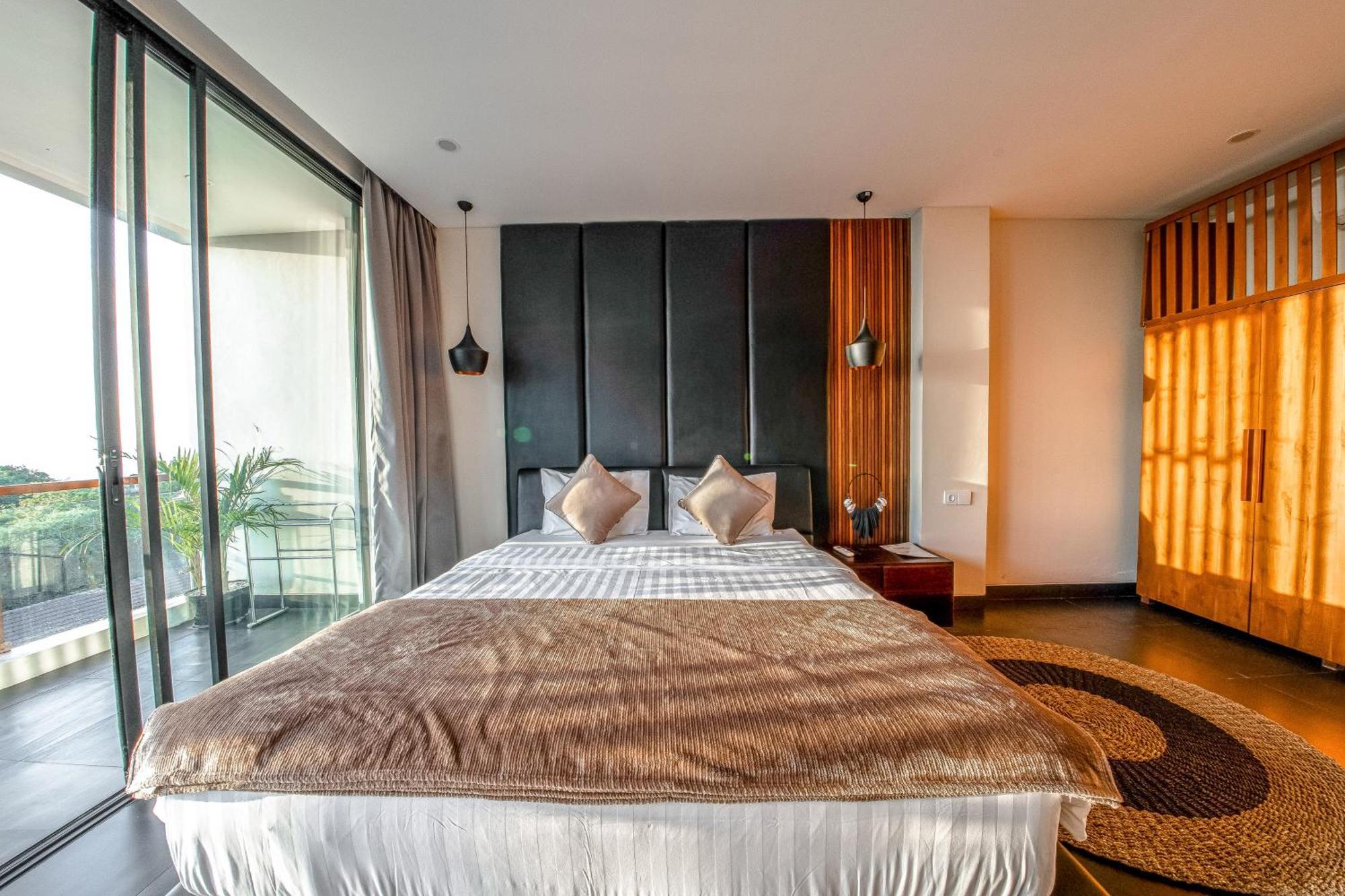 Balangan Freya Villa *